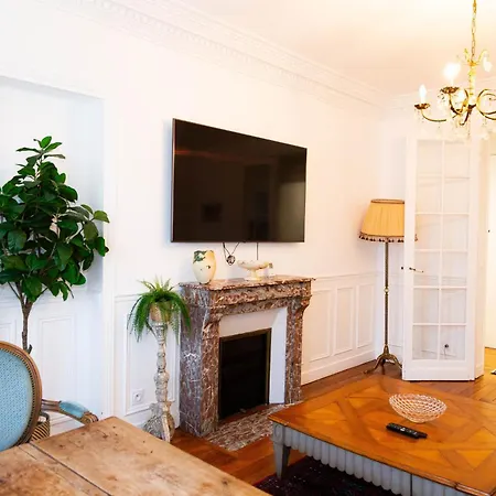 Berbere Les Bains Apartment
