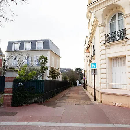 Berbere Les Bains Apartment